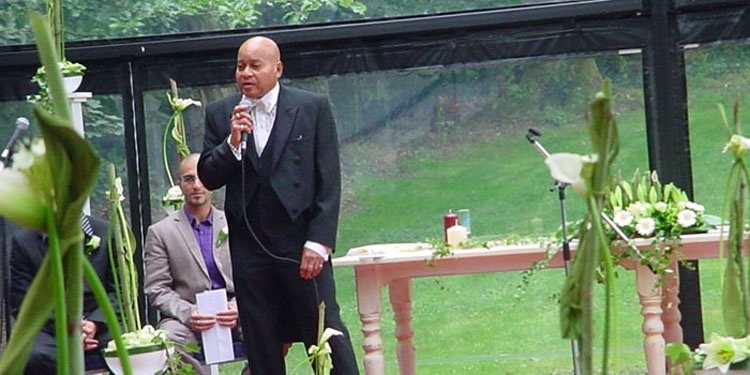 Le compte à rebours : Réserver votre maître de cérémonie