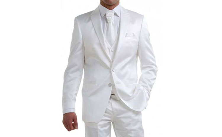 Costume blanc pour le mariage Costume blanc pour le mariage