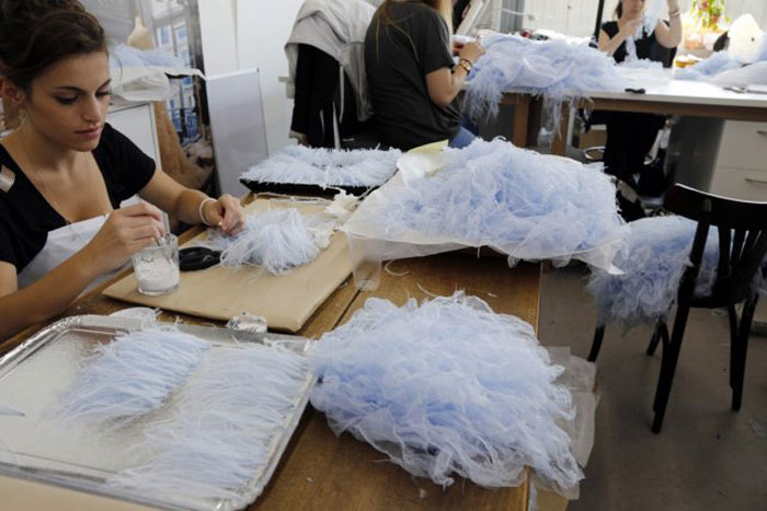 Robe de mariée : la couturière