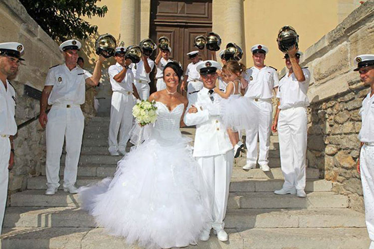 L'uniforme pour le mariage L'uniforme pour le mariage
